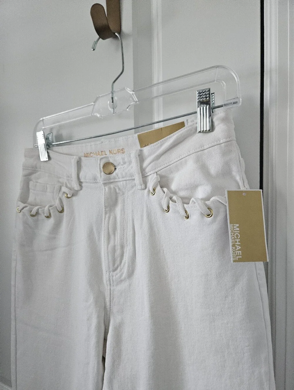 NWT Michael Kors White Selma Flared Jeams Size 6 , 25
